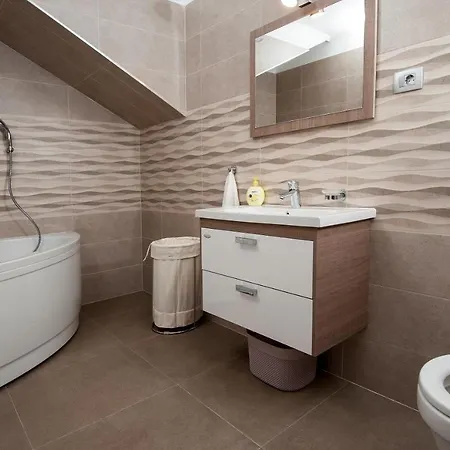 Apartment Antea Sinj