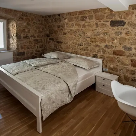 Apartment Antea Sinj