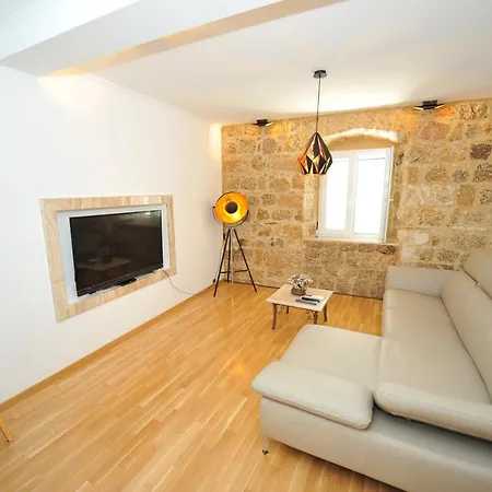 Antea Apartment *