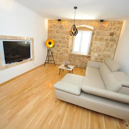 Apartment Antea Sinj